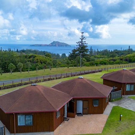Ocean Breeze Cottages Burnt Pine Exterior foto
