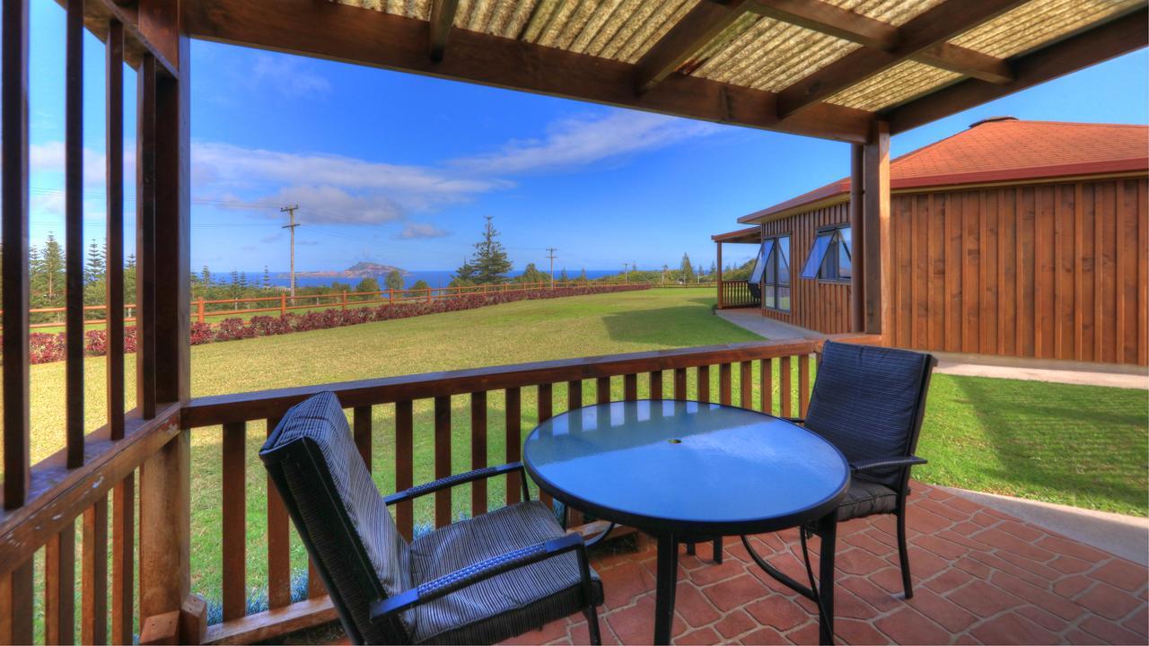 Ocean Breeze Cottages Burnt Pine Exterior foto